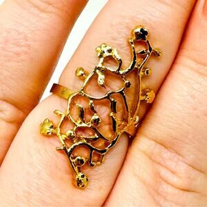 Boho Dainty Flower and Vine Shield Gold Tone Ring NEW
